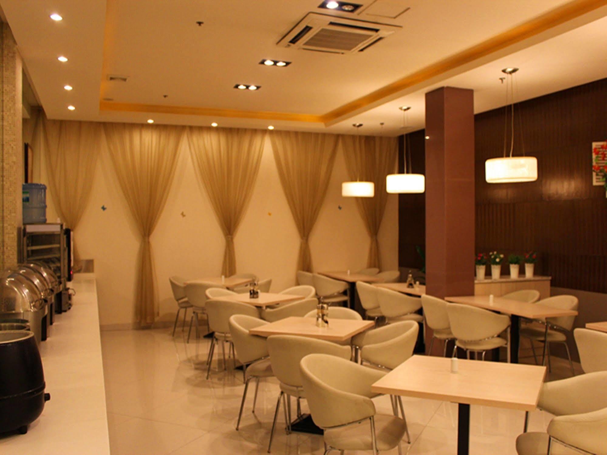 Jingjiang Inn Shanghai Jiading Chengzhong Road Esterno foto